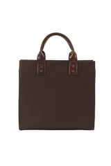 Bolso de mano tipo tote de estructura rígida y diseño cuadrado, color marrón oscuro con textura granulada. Presenta doble asa superior con acabado efecto piel de cocodrilo en un tono marrón más intenso.