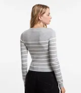 Blusa de punto de viscosa con cuello redondo, mangas largas y diseño de rayas horizontales contrastantes.