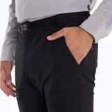 Pantalón de trekking desmontable color negro, con diseño funcional que permite convertirlo en short. Cuenta con cintura elástica, cinturón ajustable integrado, múltiples bolsillos con cierre y detalles reflectantes.