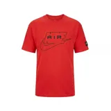 Remera de manga corta Nike, color rojo, con cuello redondo y estampado gráfico frontal con el logo de la marca y la palabra AIR en negro. Incluye una pequeña etiqueta negra con el logo en la manga.
