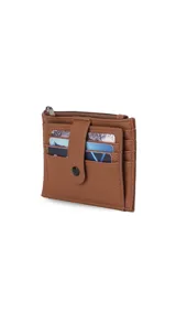 Tarjetero color verde agua con presilla frontal y múltiples ranuras para tarjetas. Incluye un bolsillo con cierre para monedas o billetes.