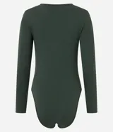 Body negro con diseño seamless (sin costuras), escote cuadrado, tirantes anchos y corte ajustado al cuerpo.