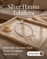 Tobillera doble de acero con dos cuentas de piedra y tres dijes colgantes con forma de mano de Fátima (Hamsa).