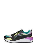 Championes deportivos Puma X-Ray, diseño multicolor que combina negro, gris, blanco, turquesa, amarillo y violeta.