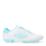 Championes de fútbol Umbro modelo Touch FG, color blanco total. Presentan un diseño clásico con costuras reforzadas en la puntera para mayor control del balón, el logo de la marca en relieve en el lateral y suela con tacos diseñados para césped natural.