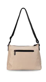 Bandolera de diseño práctico y moderno, confeccionada en tela impermeable color verde militar. Presenta un bolsillo frontal con diseño capitoneado geométrico, cierre principal y bolsillo trasero con cierre. Incluye correa ajustable y detalles en negro.