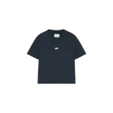 Remera Eme Studios Gossip de manga corta, color azul marino, con cuello redondo y pequeño logotipo estampado en el centro del pecho.