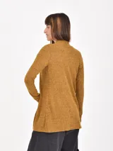 Saco abierto color verde militar, de manga larga y corte holgado.