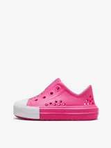 Zapatilla Converse CTAS Play color rosa, sin cordones, con puntera blanca y orificios de ventilación.