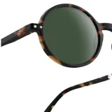 Lentes de sol Izipizi modelo G Sun con montura redonda de diseño contemporáneo en estampado carey y acabado de textura suave. Cuentan con lentes de categoría 3 con protección 100% UV y patillas flexibles.