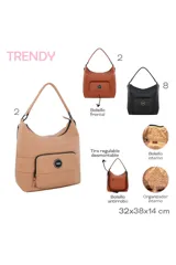 Cartera tipo hobo de cuero sintético en color beige, con un bolsillo frontal con cierre y parche circular con el logotipo de la marca "TRDY". Presenta un asa corta superior y detalles en herrajes negros.