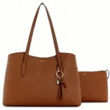 Cartera tipo tote bag Guess modelo Melody, de color marrón en simil cuero, con doble asa superior, herrajes dorados y logo frontal. Incluye un accesorio de llavero con borla y un neceser o monedero desmontable a juego.