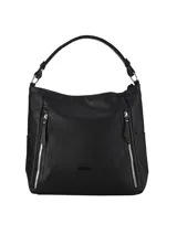 Bolso de hombro color negro con textura granulada, cuenta con dos bolsillos frontales con cierre metálico y un asa superior ajustable.