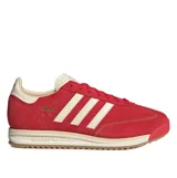 Championes Adidas SL 72 RS color rojo con detalles en blanco y suela dentada de goma.