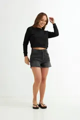 Sweatshirt gris claro de algodón, de corte clásico y manga larga.