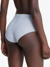 Bombacha hipster de cintura alta color celeste, con logo de Calvin Klein en la parte superior.