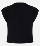 Blusa sin mangas de algodón color negro, con cuello redondo y hombreras marcadas.