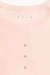 Camiseta deportiva de manga larga con tecnología DryMove™, cuello redondo y diseño con aberturas para el pulgar en los puños, de corte estándar y color rosado.