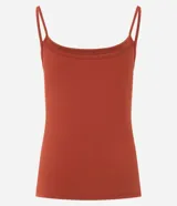 Musculosa básica de poliamida color rojo ladrillo, con breteles finos y escote redondo, de calce cómodo y ligero.