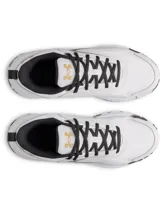 Championes deportivos Under Armour Lockdown 8, de color blanco con detalles en negro y dorado. Cuenta con parte superior de malla transpirable, superposiciones de cuero, entresuela de EVA y suela de caucho con patrón de tracción.