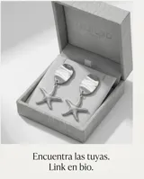 Caravanas de acero con diseño de disco superior texturizado y dije colgante en forma de estrella de mar.