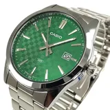 Reloj Casio plateado con esfera verde texturizada, caja de acero inoxidable de 40mm, movimiento de cuarzo, cristal mineral y calendario.