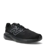 Championes de running New Balance modelo 413, color negro con detalles en gris oscuro. Presentan una capellada de malla transpirable, cierre con cordones y entresuela con amortiguación EVA para mayor reactividad.