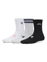 Medias de caña media Under Armour, color negro, con diseño acanalado, logo de la marca y texto bordado en blanco.