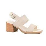 Sandalias negras de cuero sintético con textura tipo reptil, dos tiras anchas sobre el empeine, tira trasera con hebilla ajustable y taco cuadrado.