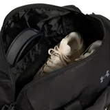 Bolso Under Armour Studio Lite Duffle negro con logo gris. Tiene doble asa de mano, correa de hombro ajustable y dos bolsillos frontales.