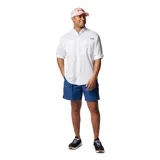 Camisa de manga larga Columbia modelo Tamiami II, color blanco, con cuello abotonado, dos bolsillos frontales con solapa y ventilación en la espalda. Confeccionada en tejido técnico ultraligero con protección solar y propiedades de evaporación avanzada.