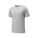 Remera deportiva New Balance Sport Essentials Utility, color gris melange, de manga corta, cuello redondo y calce clásico. Presenta el logo de la marca estampado en el pecho.