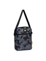 Bolso tipo bandolera Caterpillar modelo Ryan Shoulder Bag, con estampado geométrico en tonos grises y negros, correa ajustable y logo bordado de la marca en el frente.