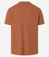 Remera color ladrillo de algodón peruano, de corte recto, cuello redondo y manga corta.