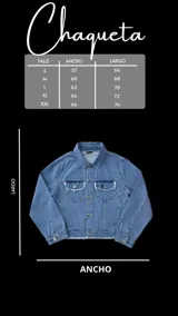 Chaqueta de jean estilo boxy, con corte amplio y cuadrado, solapas clásicas, cierre frontal de botones metálicos, bolsillos frontales con solapa y detalles desflecados en los bordes.