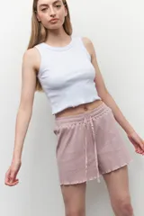 Short de pijama color rosa, de algodón con cordones y elástico en la cintura.