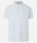 Polo de hombre de manga corta, confeccionado en tejido de algodón, con cuello mao y cierre frontal parcial con botones.