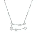 Collar plateado con dije de la constelación de Géminis adornado con circonitas.