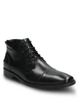 Bota de vestir de cuero color negro, de caña corta con cordones y detalle de costuras en la puntera.