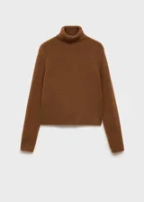 Jersey de punto color marrón con cuello alto vuelto y diseño de corte recto con mangas largas.