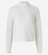 Buzo suéter de chenille color azul marino, con cuello alto y rib en puños, cuello y bajo.