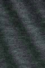 Saco en tejido liviano gris oscuro melange, con cuello redondo, manga larga y cierre frontal abotonado con numerosos botones pequeños.