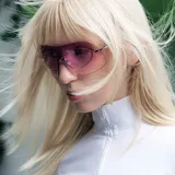 Lentes de sol Meller modelo Project 03 Pink, de diseño futurista estilo máscara envolvente con montura metálica plateada y lentes degradados en tono rosado.