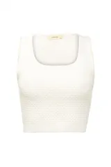 Top negro tejido al crochet, sin mangas y corte crop.