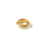 Anillo dorado de acero quirúrgico con tres aros entrelazados.