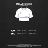 Remera corta marrón con cuello y mangas con ribete azul, estampado frontal con la palabra "Hermod" en celeste y la frase "Eternal soul, divine flow" en blanco.