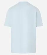 Remera de corte relaxed, confeccionada en algodón de tejido grueso con cuello redondo y mangas cortas.