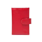 Porta pasaporte de cuero vacuno en color rojo, con formato vertical tipo billetera organizadora, diseño liso con logo XL grabado en bajo relieve y tira de cierre frontal con broche a presión.