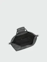 Bolso de viaje Longchamp modelo Le Pliage One, de diseño minimalista y funcional en color azul grisáceo. Cuenta con asas cortas, correa ajustable para el hombro y cierre superior con solapa de botón a presión.