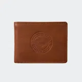 Billetera plegable color marrón, de material sintético, con el logo de Rip Curl grabado en el centro.